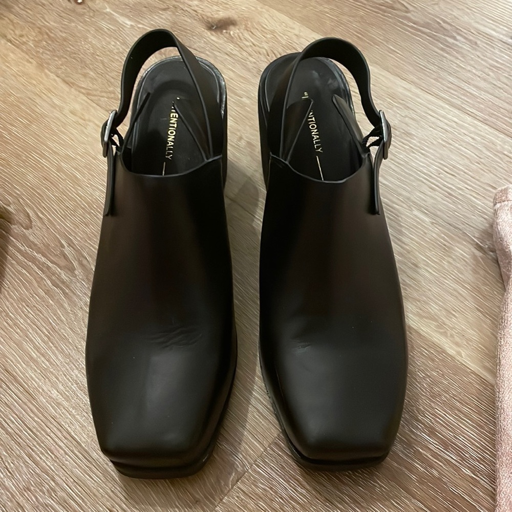 Intentionally Blank Leather clogs